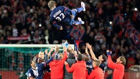  Never a stranger to the big stage, David Beckham was finally overwhelmed and reduced to tears as he went out in a burst of fireworks and cheers Saturday in his final home game for Paris Saint-Germain before retirement.
